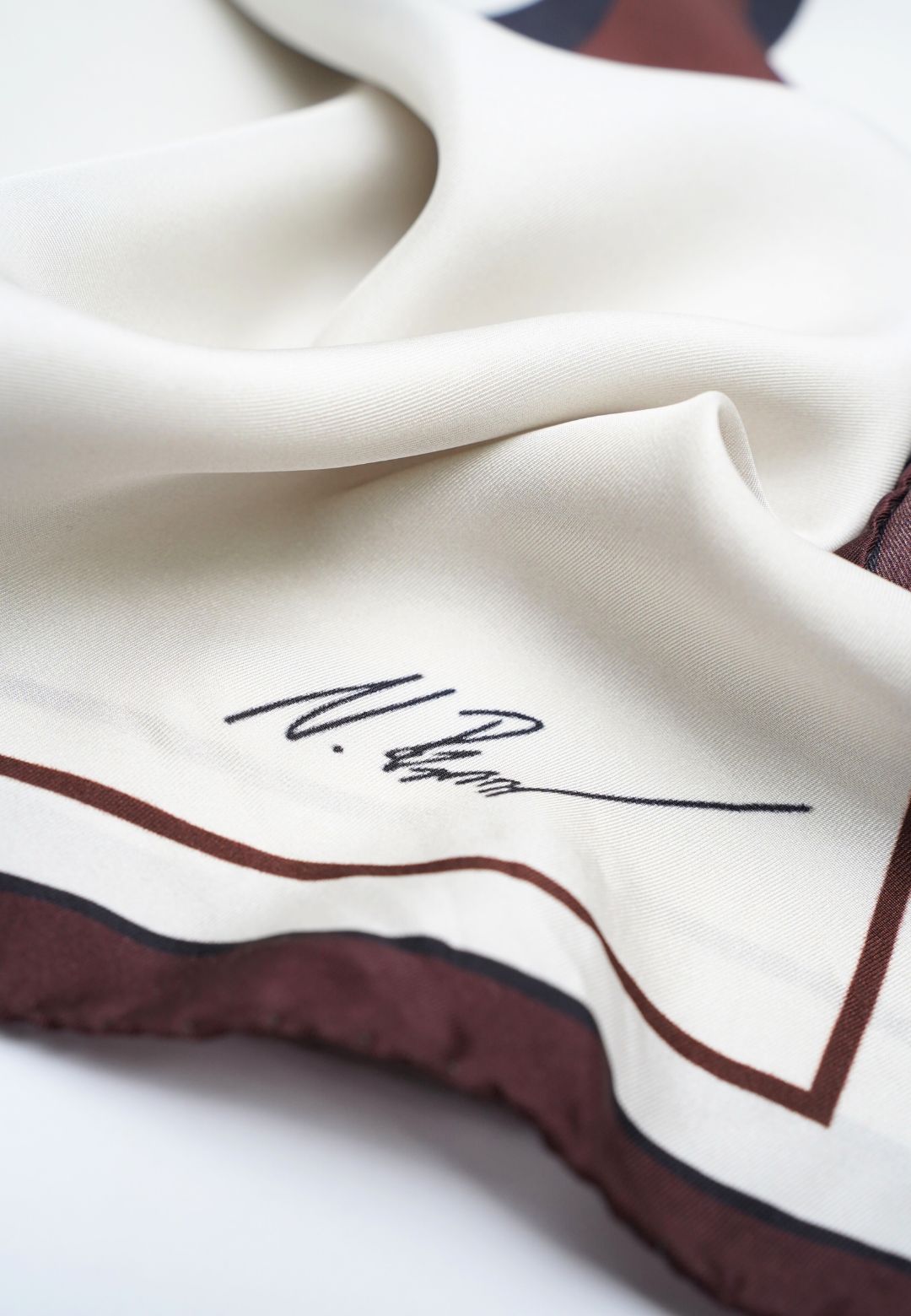 FOULARD EN SOIE ANNIVERSAIRE 